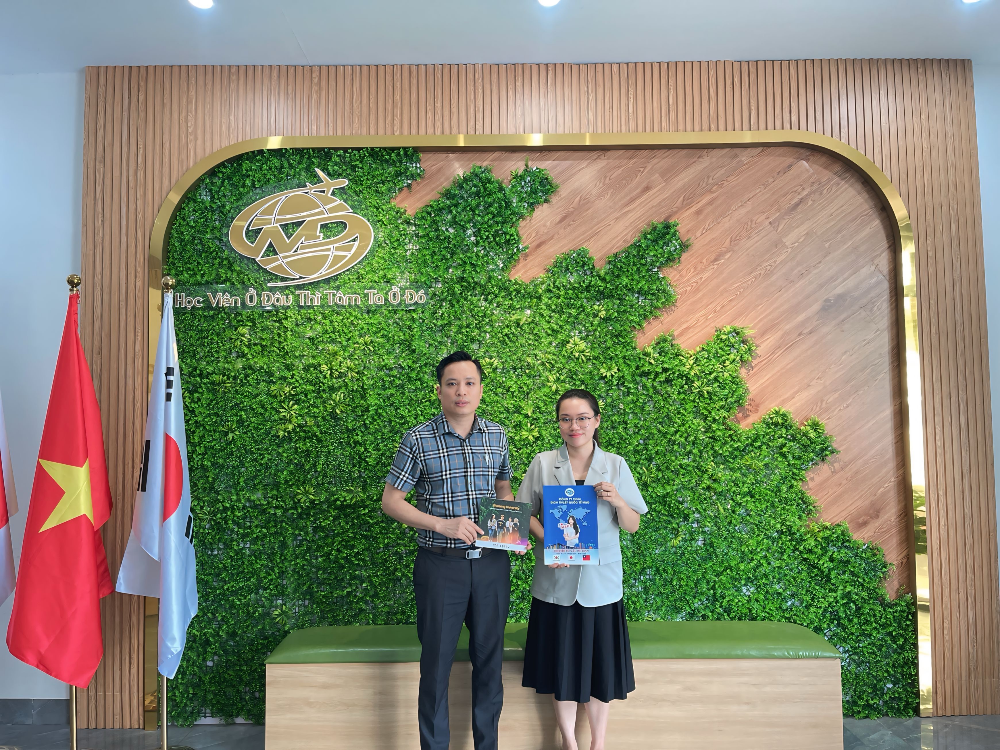 Cuộc gặp gỡ giữa M&Đ và đại diện trường đại học Woongsong Hàn Quốc